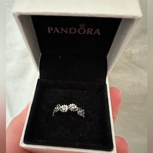 Pandora sparkling daisy ring